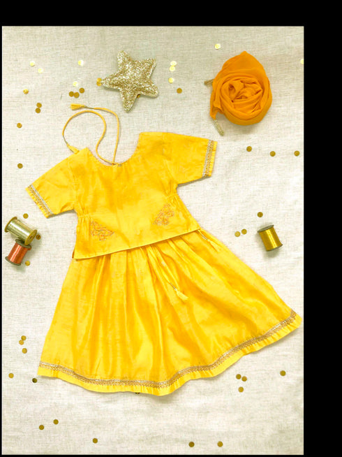 Girls Mehendi Haldi Lehenga